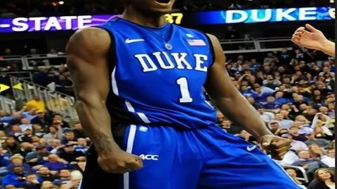 哈登赛中受伤：大腿被撞脚踝扭伤，他却坚信无大碍